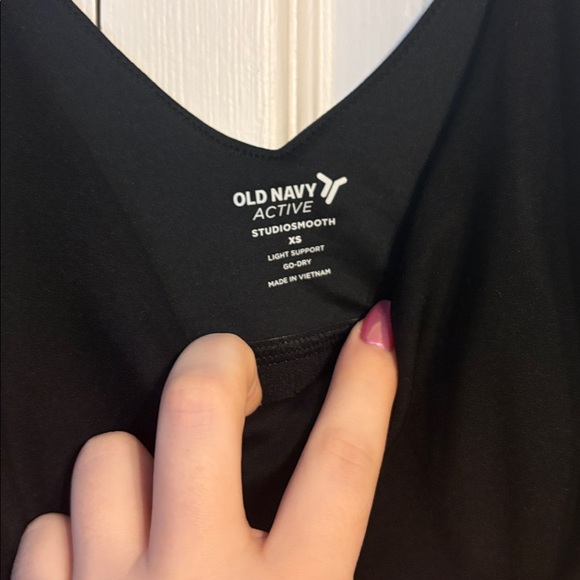 Black old navy tank top - Picture 2 of 4